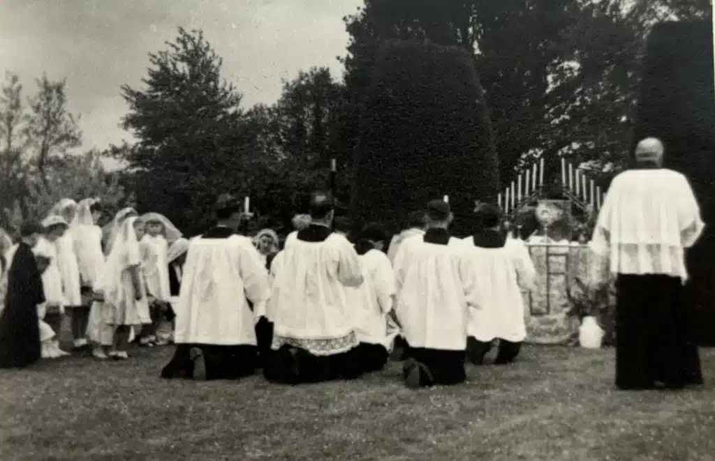 Eucharistic Procession at Cothay Manor