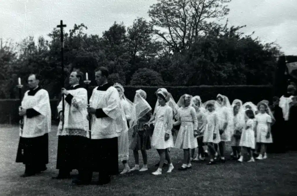 Eucharistic procession at Cothay Manor